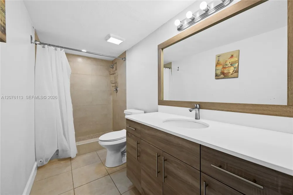 9400 Live Oak Pl #305 Davie, FL 33324