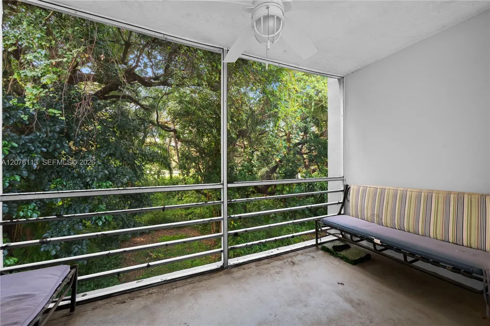 9400 Live Oak Pl #305 Davie, FL 33324