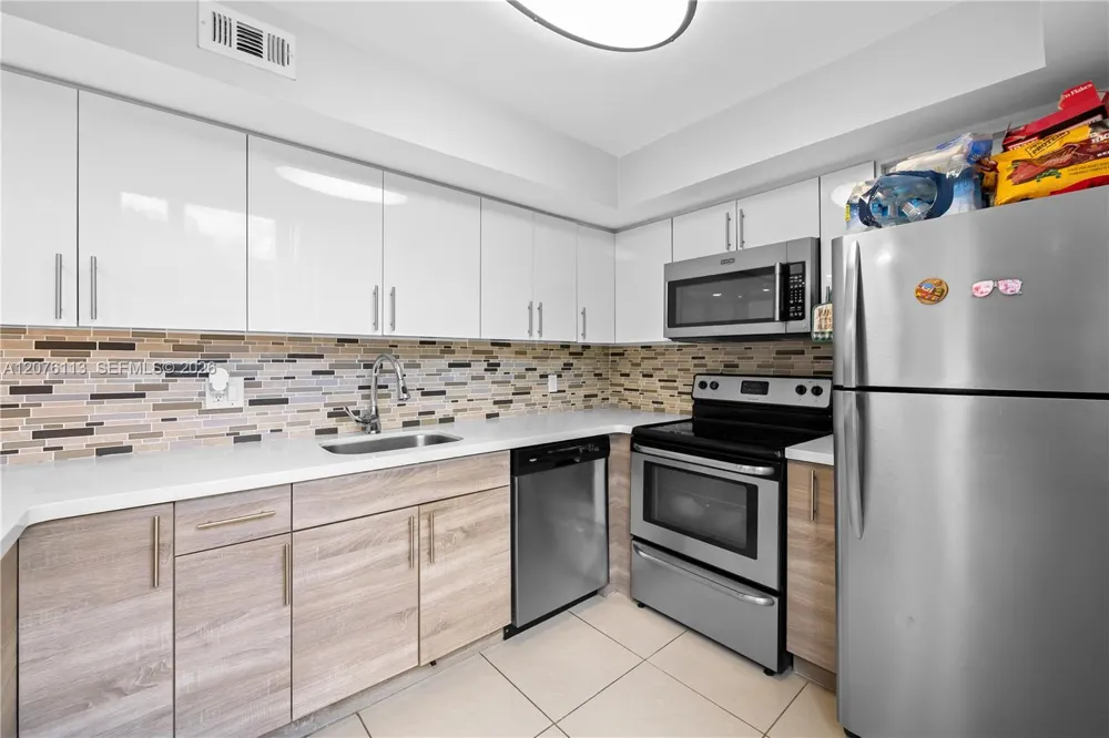 9400 Live Oak Pl #305 Davie, FL 33324