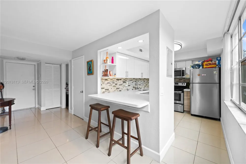 9400 Live Oak Pl #305 Davie, FL 33324