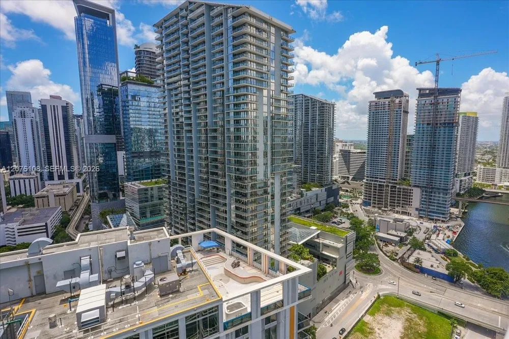 41 SE 5th St #1908 Miami, FL 33131