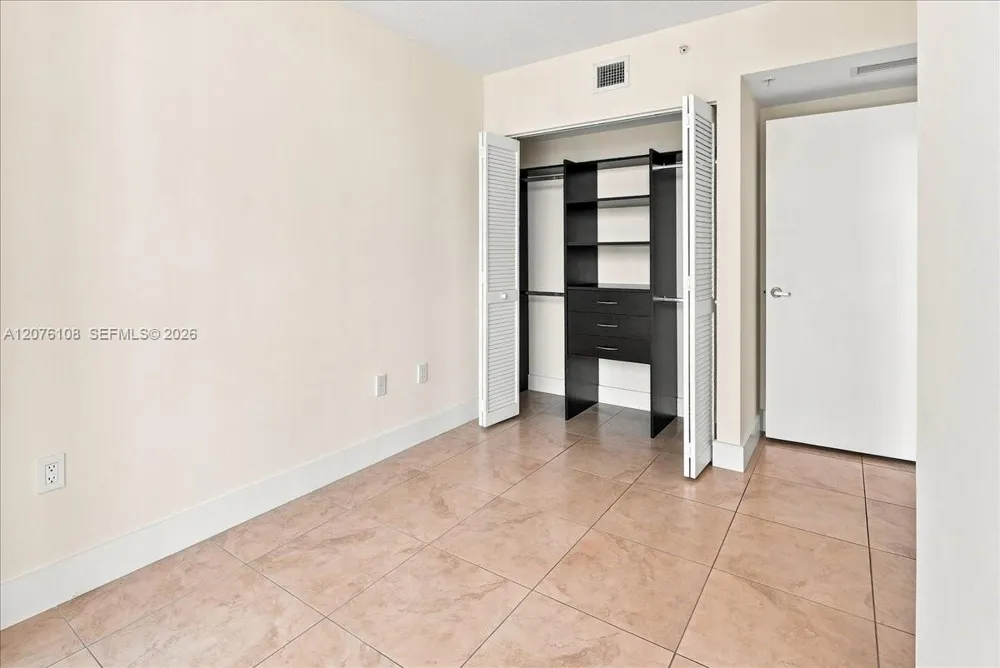 41 SE 5th St #1908 Miami, FL 33131