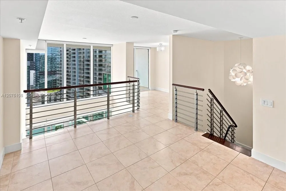 41 SE 5th St #1908 Miami, FL 33131