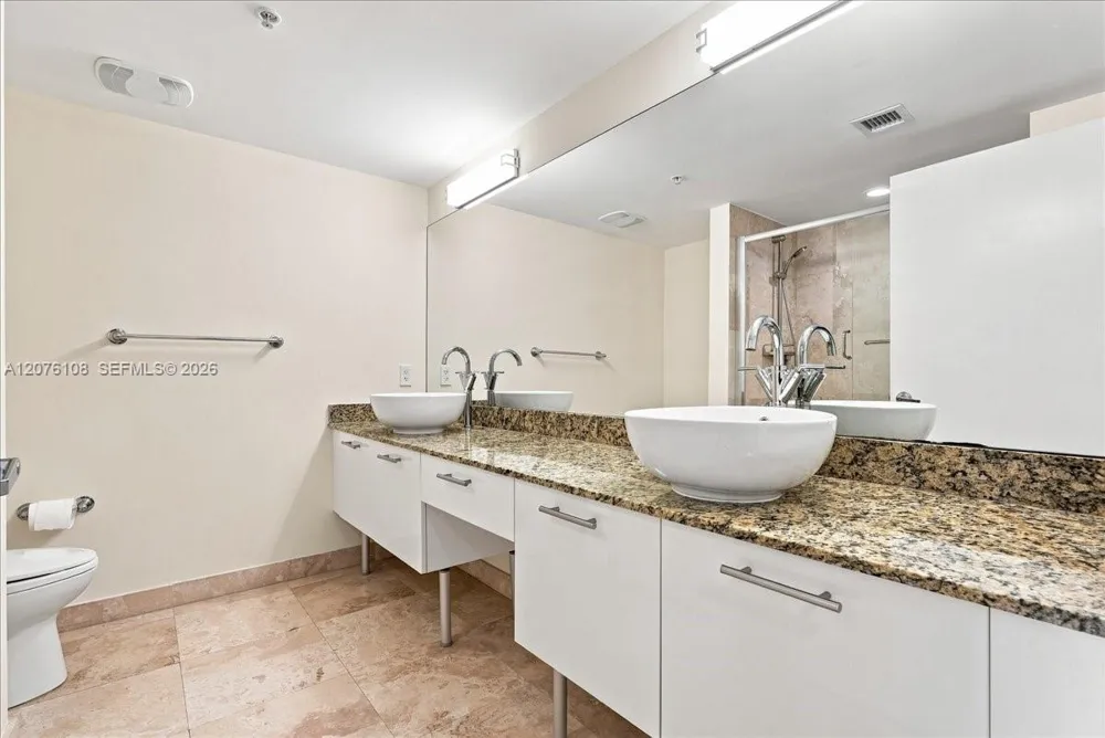 41 SE 5th St #1908 Miami, FL 33131