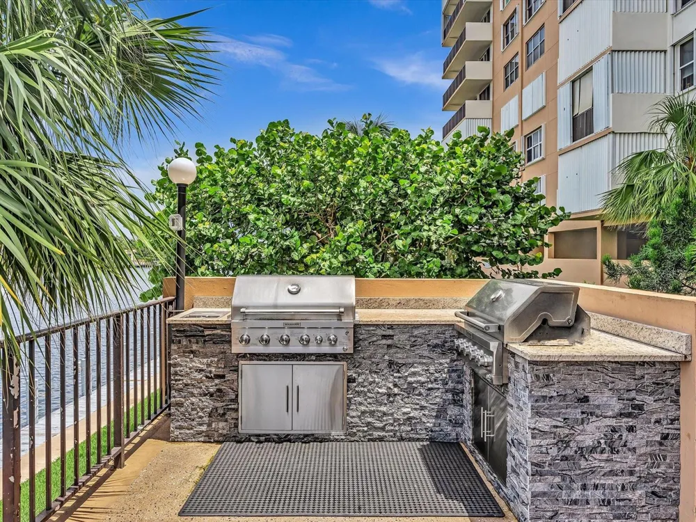 1150 HILLSBORO MILE #509 Hillsboro Beach, FL 33062