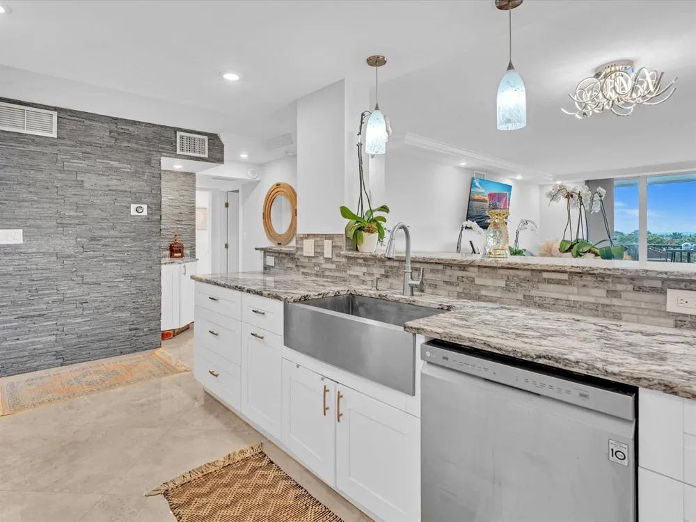 1150 HILLSBORO MILE #509 Hillsboro Beach, FL 33062
