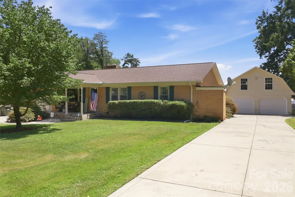 724 Hillcrest Drive Bessemer City, NC 28016