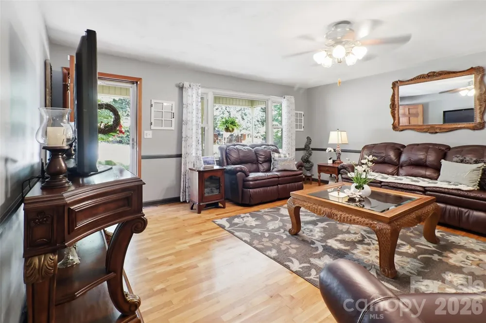 724 Hillcrest Drive Bessemer City, NC 28016