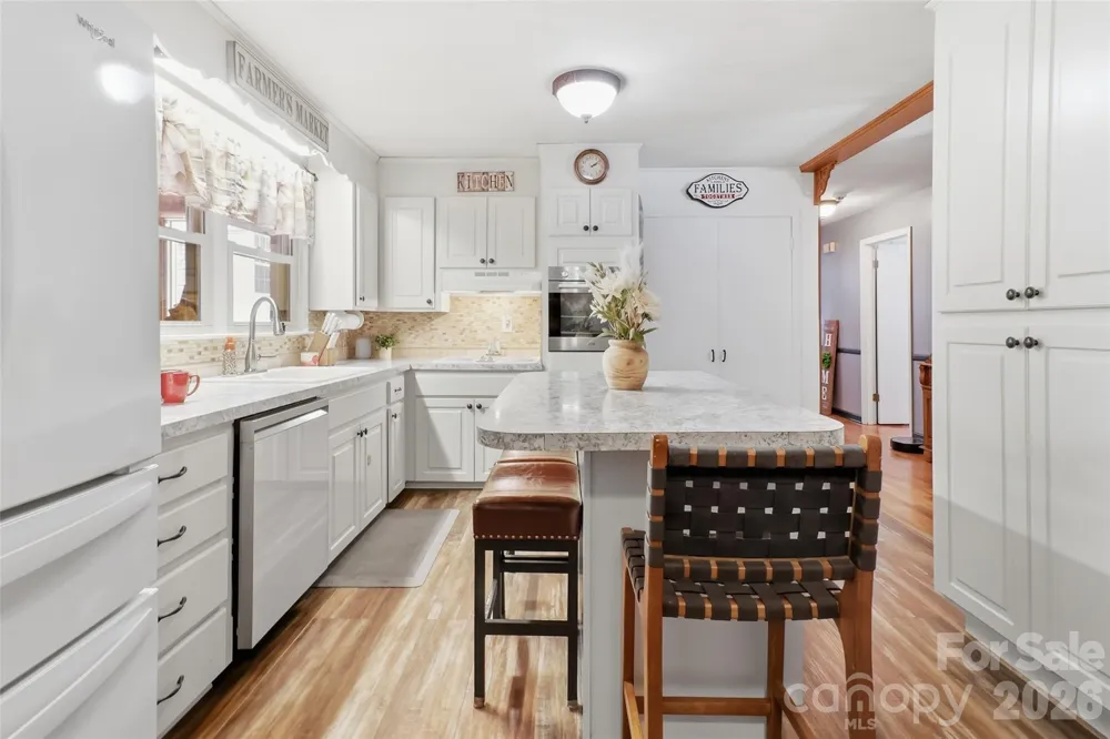 724 Hillcrest Drive Bessemer City, NC 28016