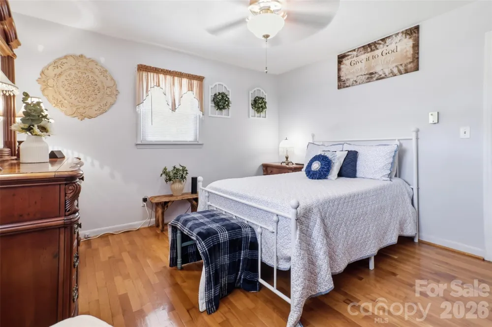 724 Hillcrest Drive Bessemer City, NC 28016