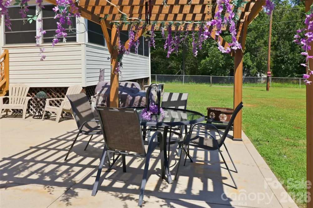 724 Hillcrest Drive Bessemer City, NC 28016