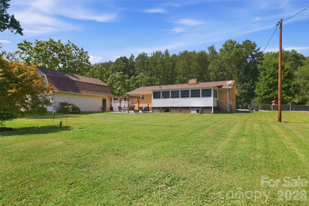 724 Hillcrest Drive Bessemer City, NC 28016
