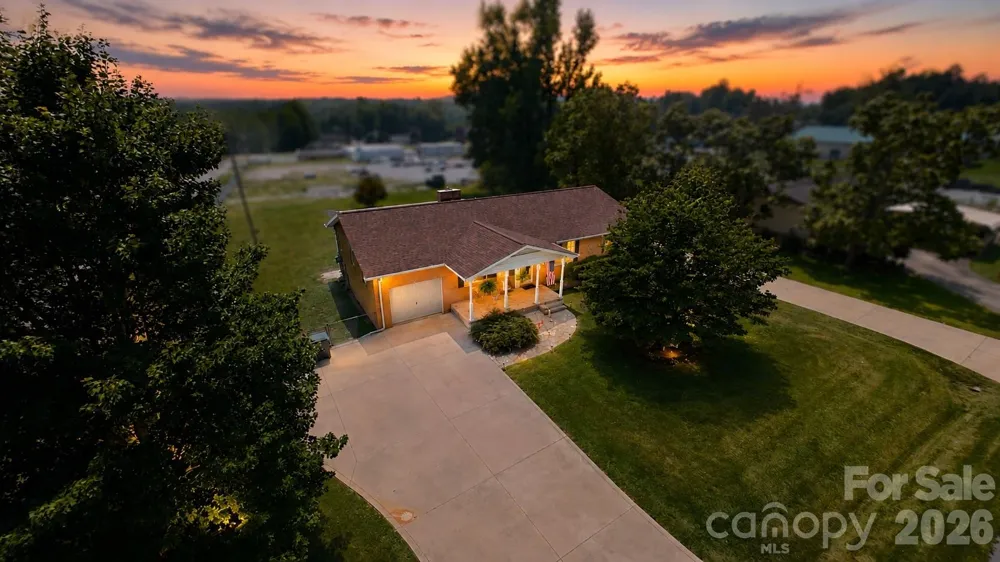 724 Hillcrest Drive Bessemer City, NC 28016