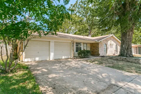 1117 S Thornbush Circle