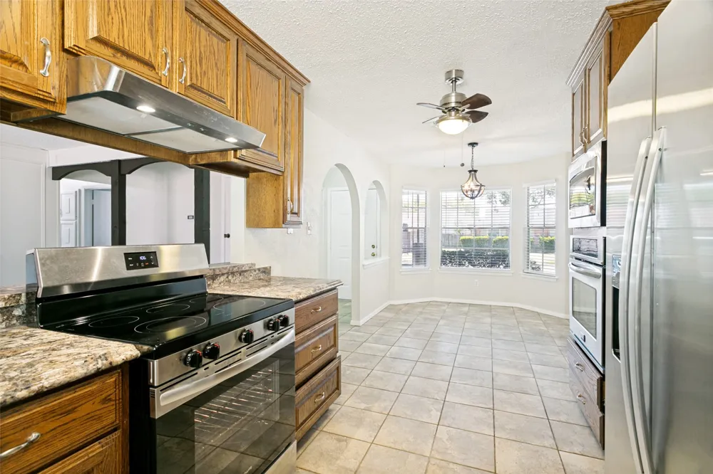 1117 S Thornbush Circle Arlington, TX 76013