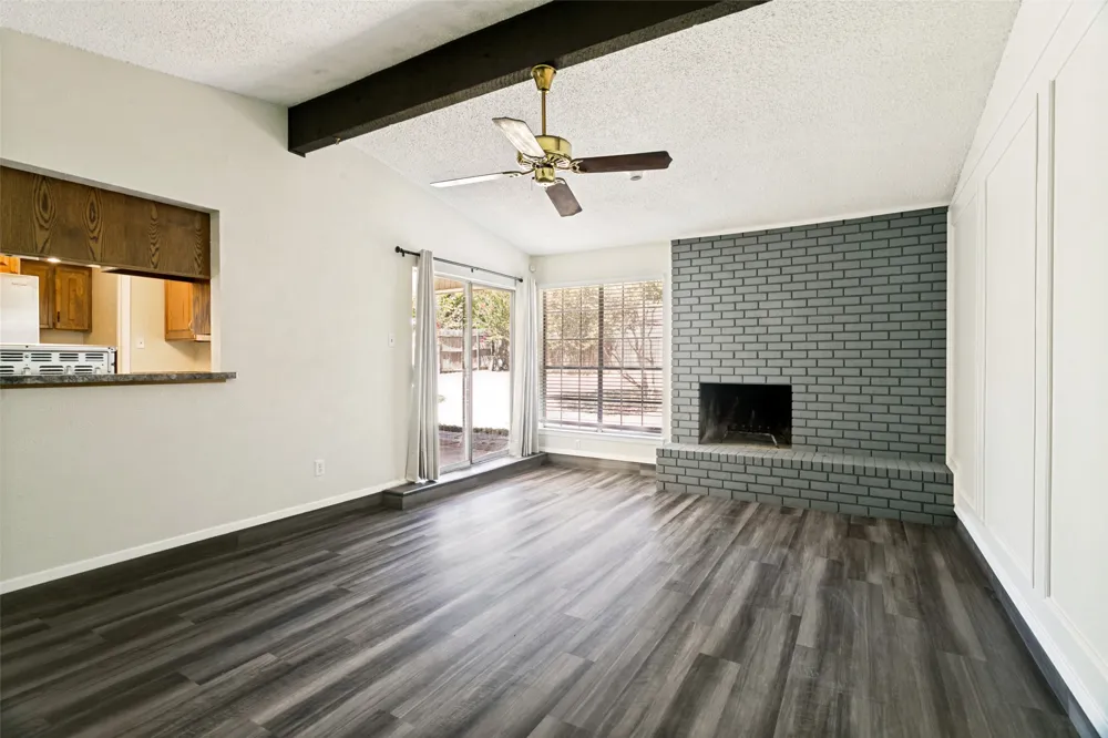 1117 S Thornbush Circle Arlington, TX 76013