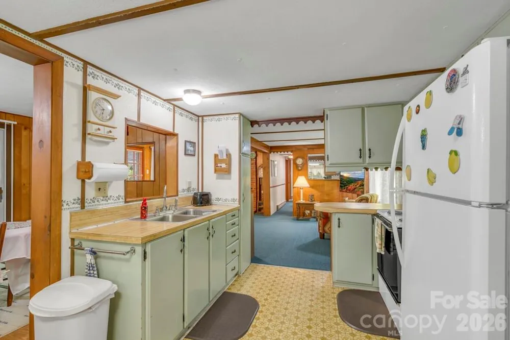 2850 Henson Creek Road Newland, NC 28657