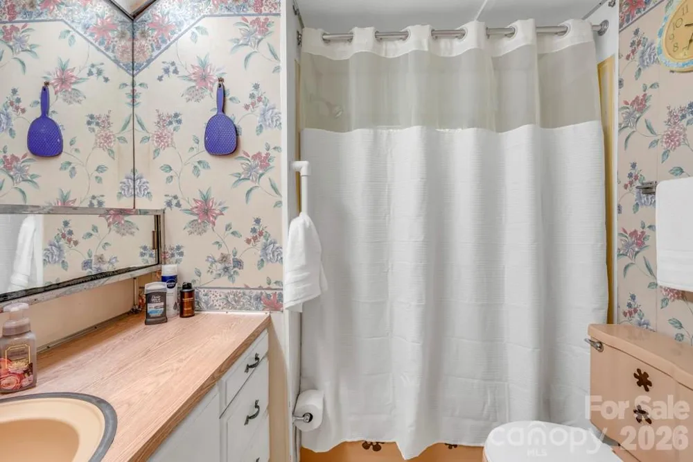 2850 Henson Creek Road Newland, NC 28657