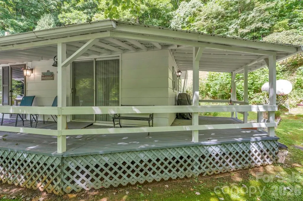 2850 Henson Creek Road Newland, NC 28657