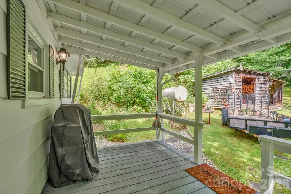 2850 Henson Creek Road Newland, NC 28657