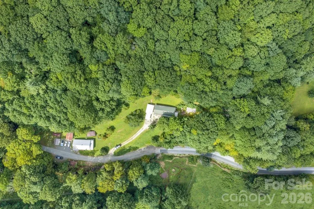 2850 Henson Creek Road Newland, NC 28657