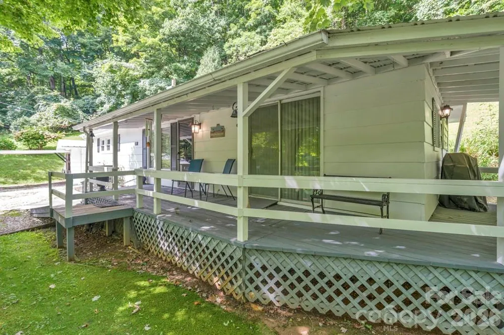 2850 Henson Creek Road Newland, NC 28657