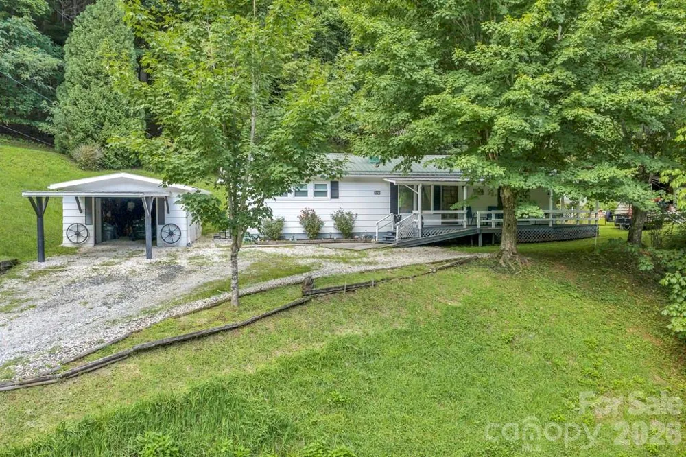 2850 Henson Creek Road Newland, NC 28657