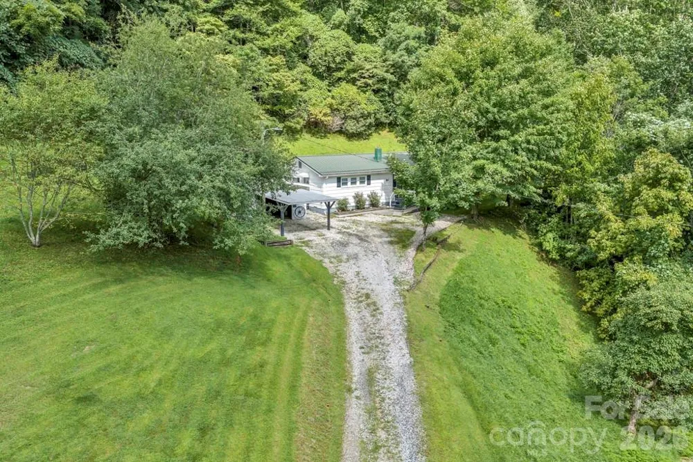 2850 Henson Creek Road Newland, NC 28657