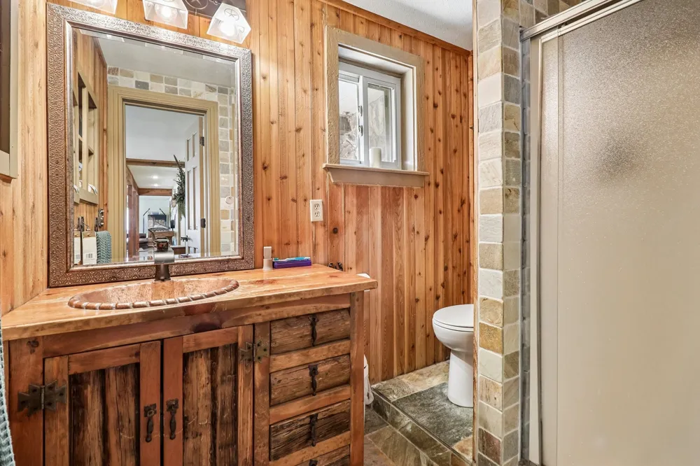 111 Vz County Road 4133 Canton, TX 75103
