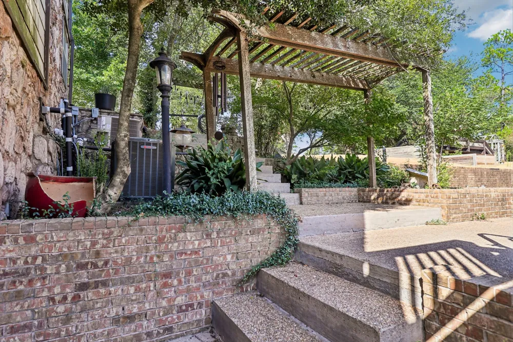 111 Vz County Road 4133 Canton, TX 75103