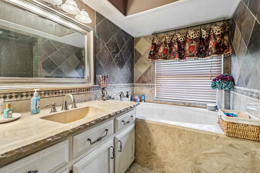 111 Vz County Road 4133 Canton, TX 75103
