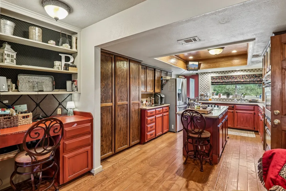 111 Vz County Road 4133 Canton, TX 75103