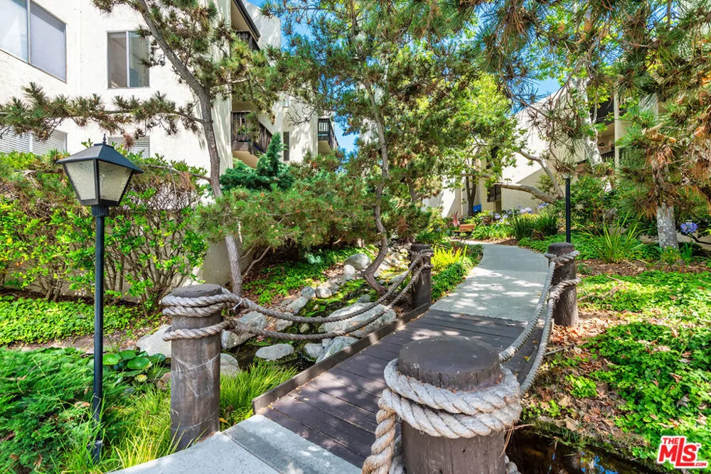 7306 Summertime Lane Culver City, CA 90230