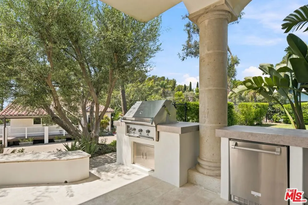 27355 Pacific Coast Highway Malibu, CA 90265