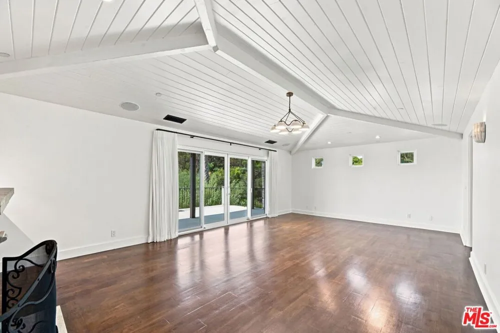 27355 Pacific Coast Highway Malibu, CA 90265