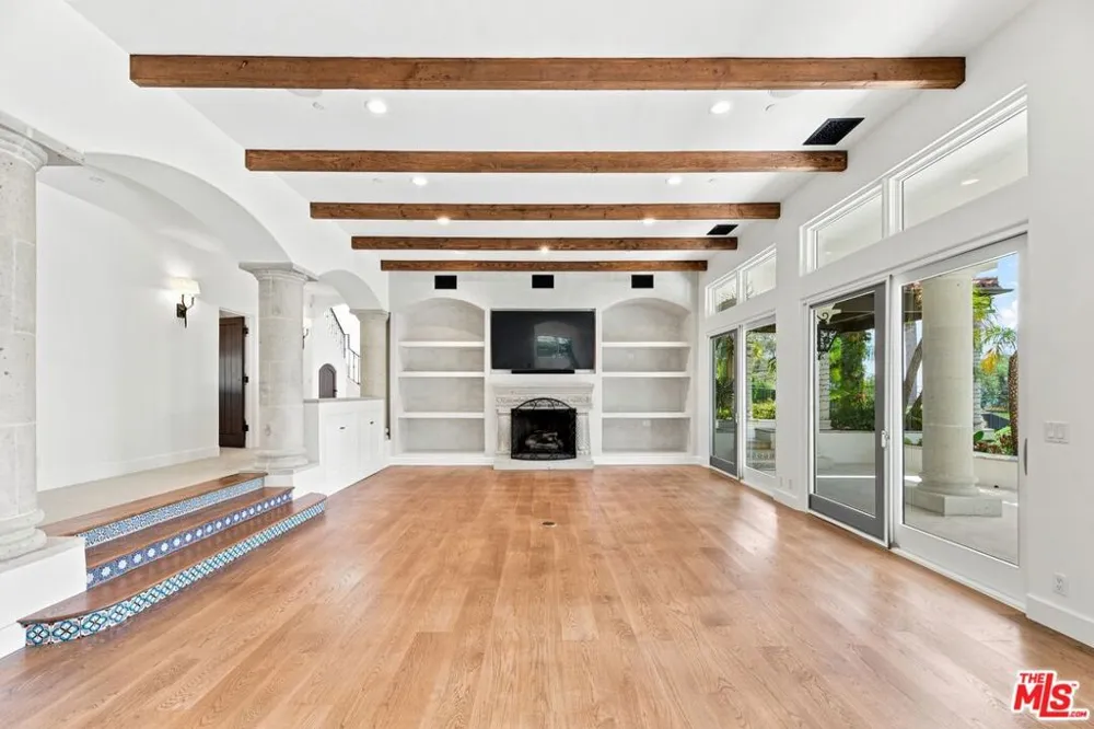 27355 Pacific Coast Highway Malibu, CA 90265