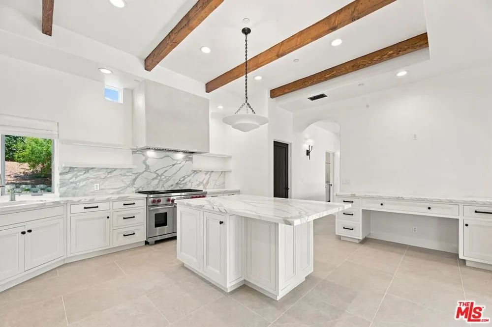 27355 Pacific Coast Highway Malibu, CA 90265