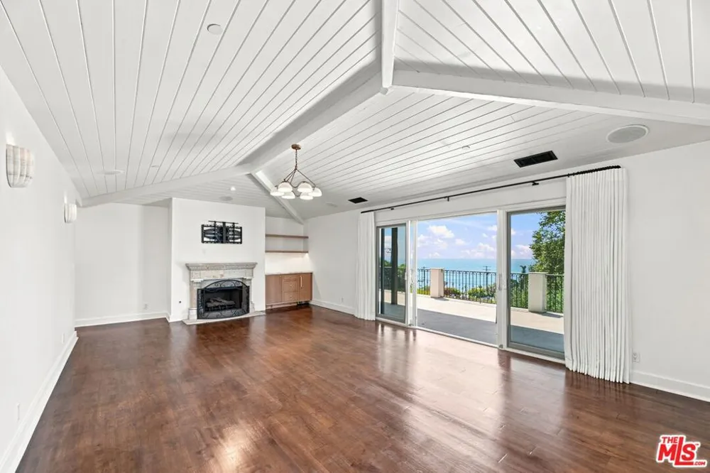 27355 Pacific Coast Highway Malibu, CA 90265