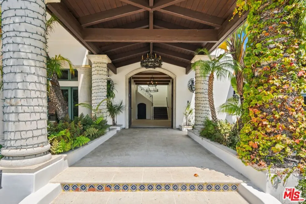 27355 Pacific Coast Highway Malibu, CA 90265