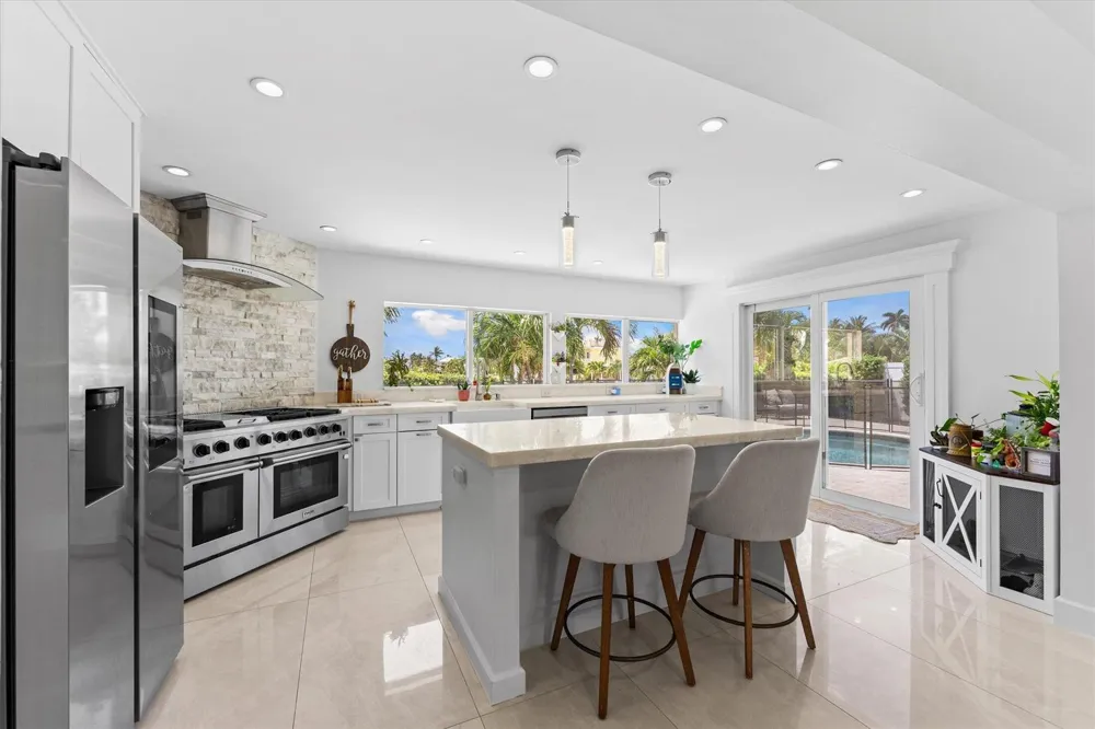 2948 NE 35th Court Lighthouse Point, FL 33064