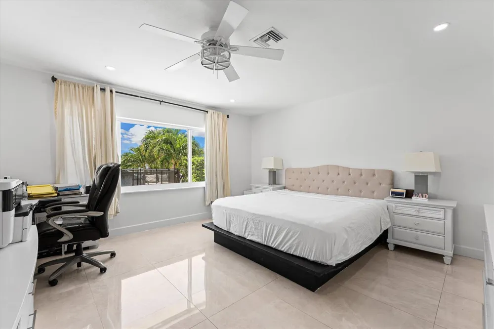 2948 NE 35th Court Lighthouse Point, FL 33064