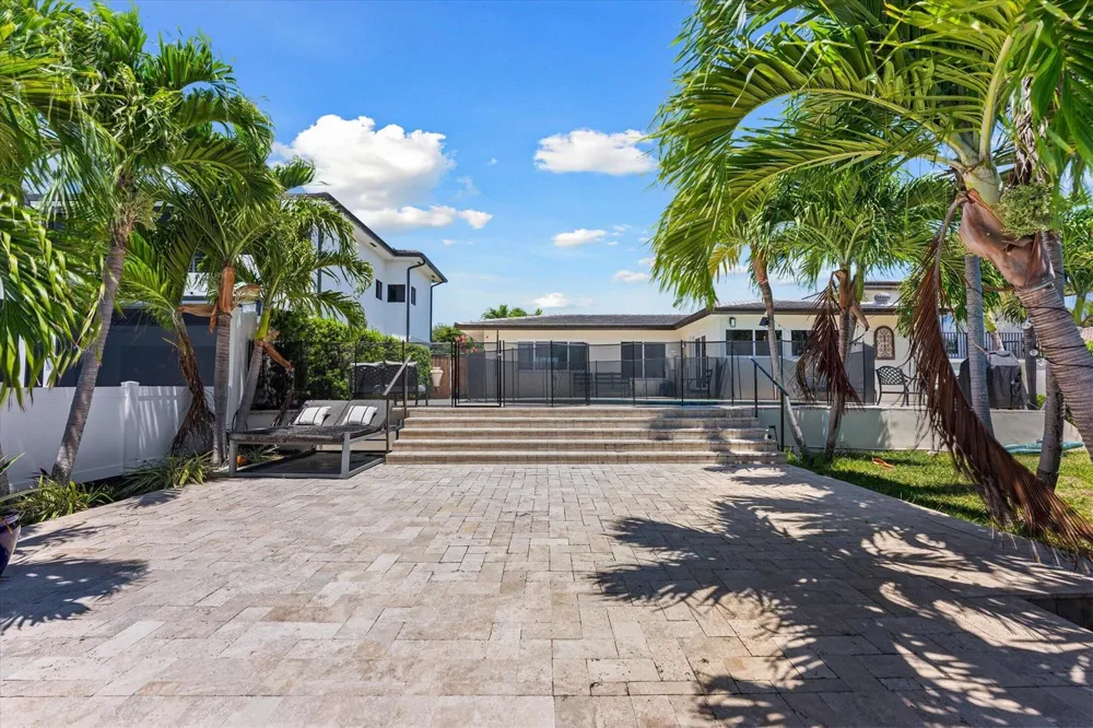2948 NE 35th Court Lighthouse Point, FL 33064