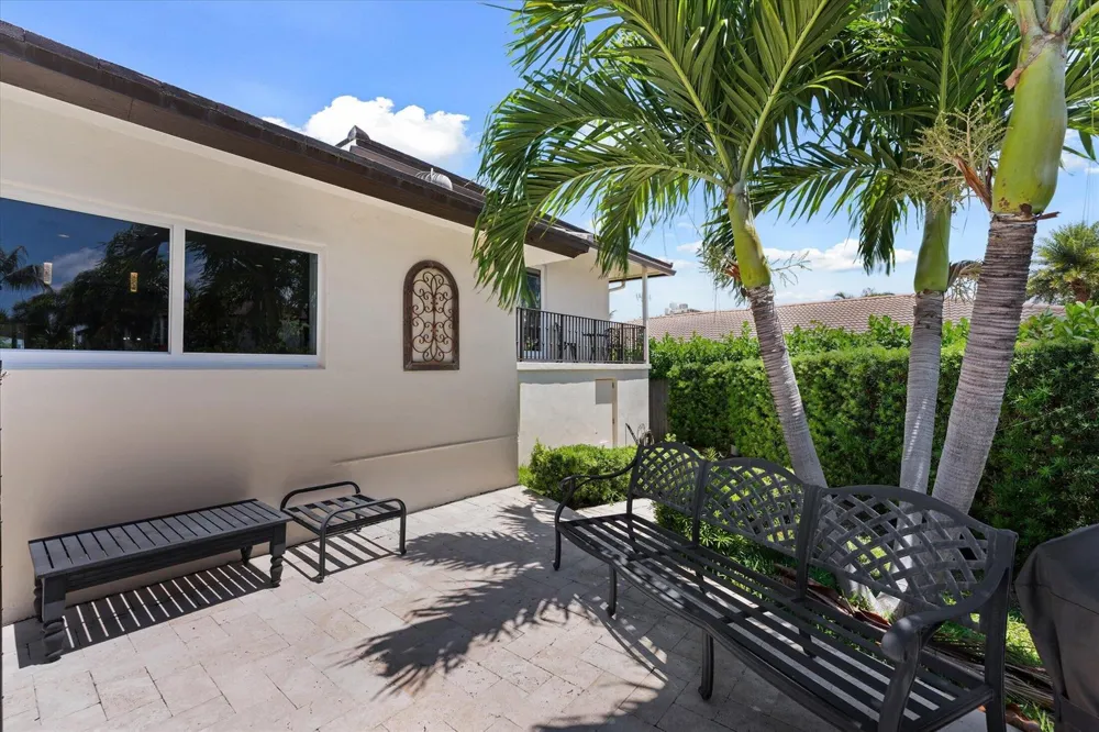 2948 NE 35th Court Lighthouse Point, FL 33064