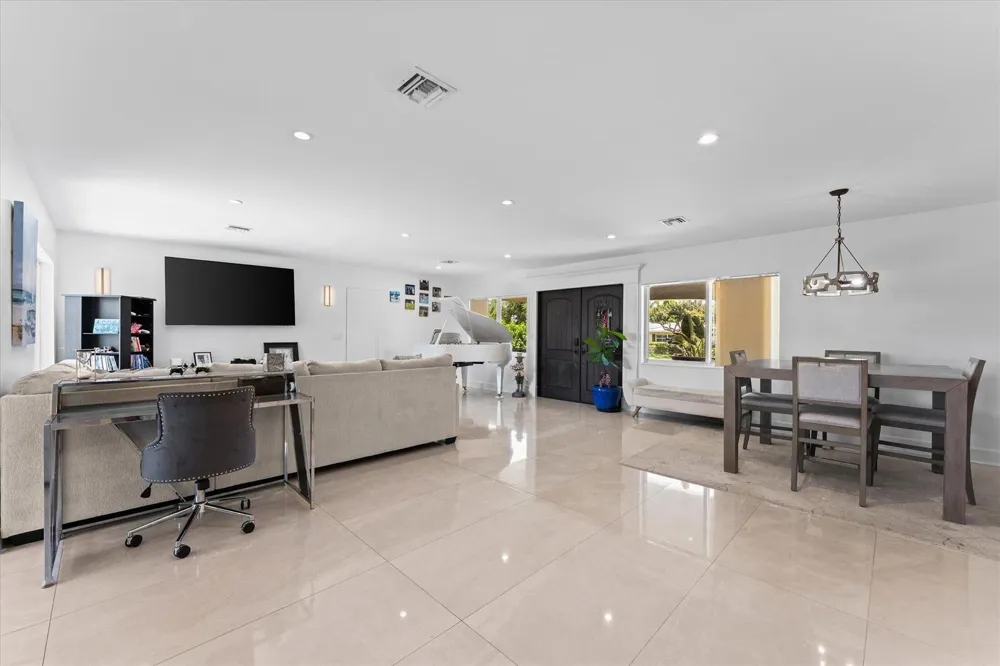 2948 NE 35th Court Lighthouse Point, FL 33064