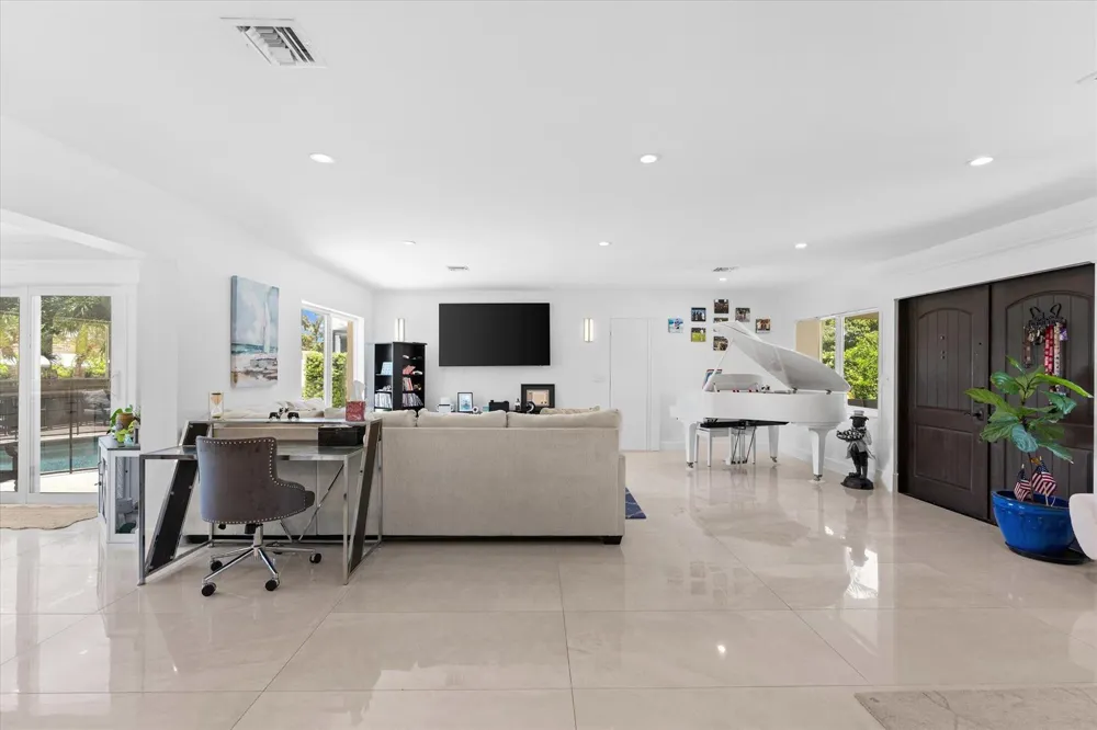 2948 NE 35th Court Lighthouse Point, FL 33064