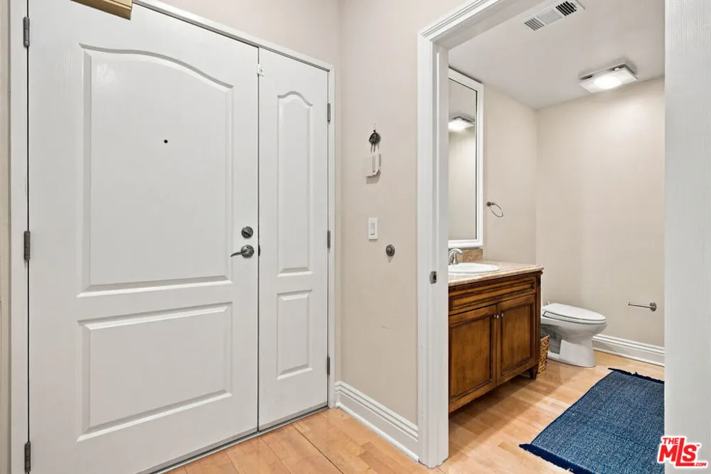 11840 Dorothy Street #302 Los Angeles, CA 90049
