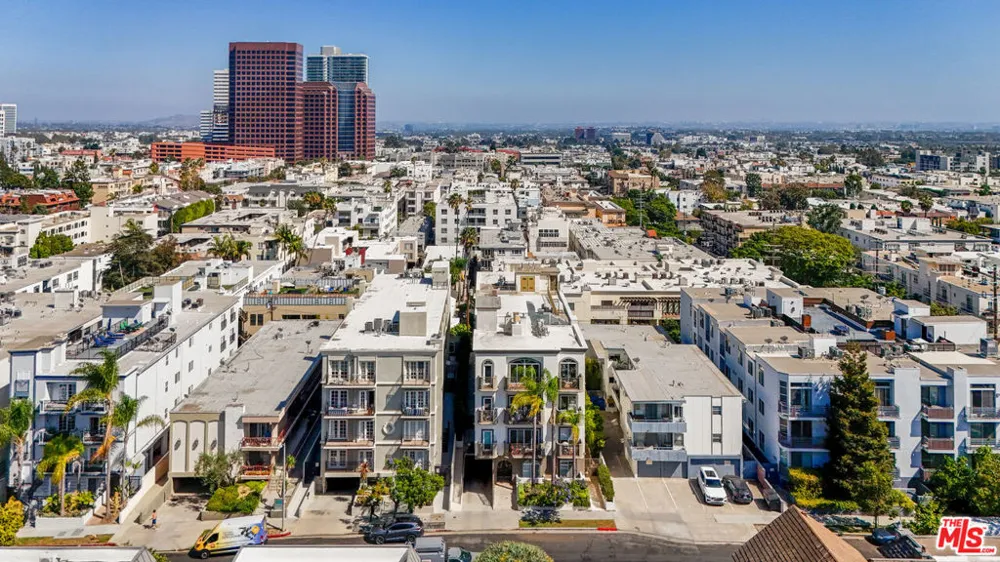 11840 Dorothy Street #302 Los Angeles, CA 90049