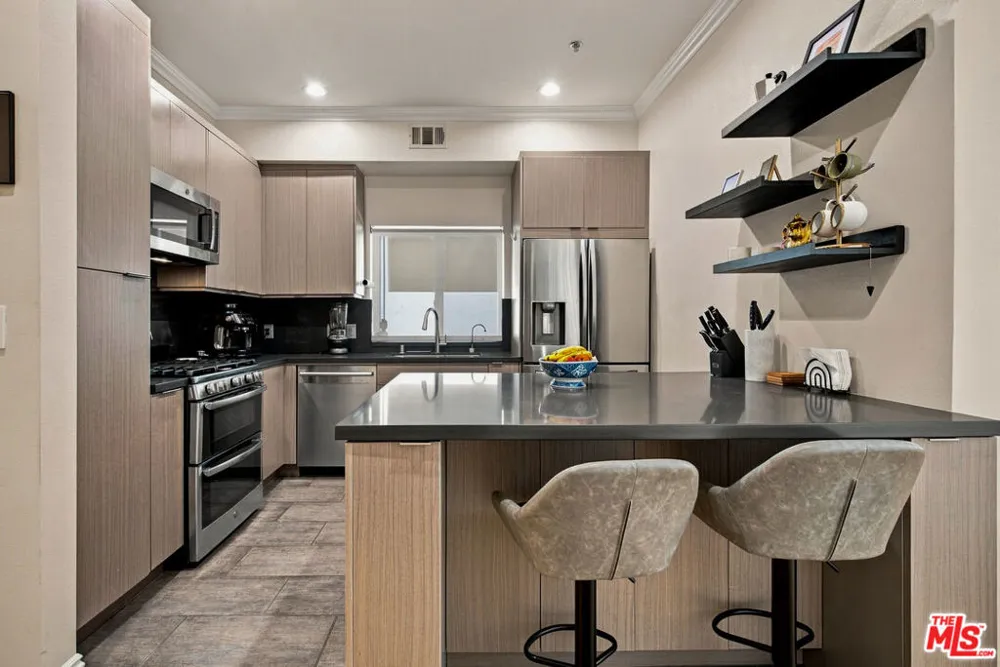 11840 Dorothy Street #302 Los Angeles, CA 90049