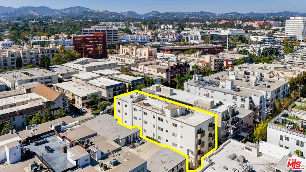 11840 Dorothy Street #302 Los Angeles, CA 90049
