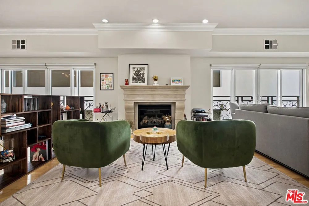11840 Dorothy Street #302 Los Angeles, CA 90049